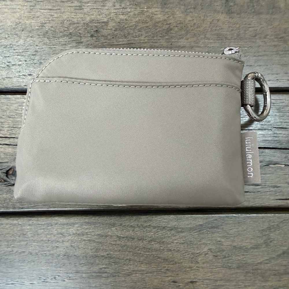 Lululemon Dual Clippable Card Pouch - Picture 2 of 8